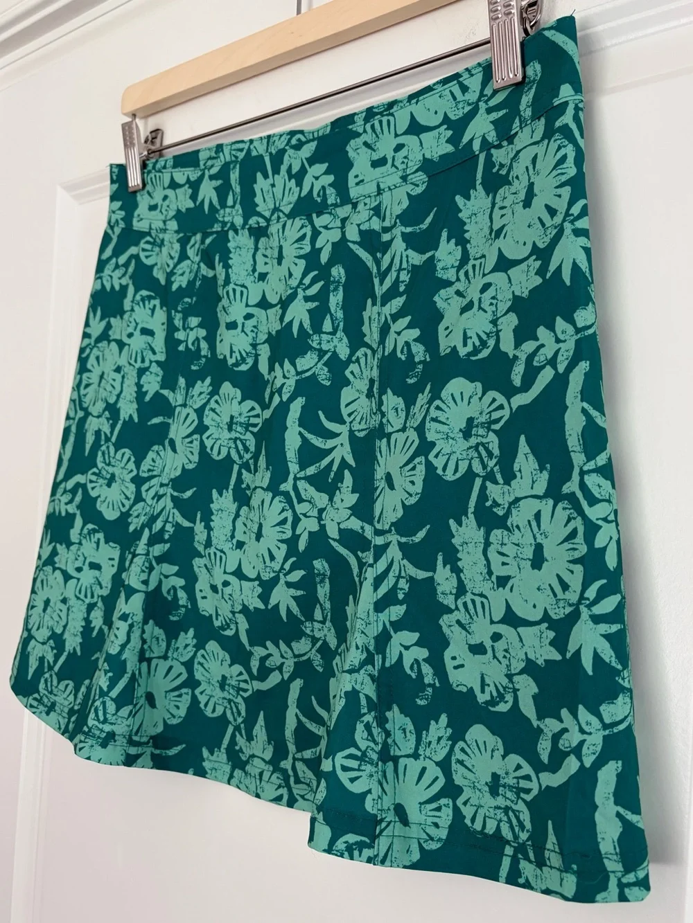 RipSkirt Hawaii Hibiscus Green Floral Wrap Skirt S Length 1 Batik Beach CoverUp